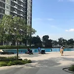 Tropez @Danga Bay Studio Apartment