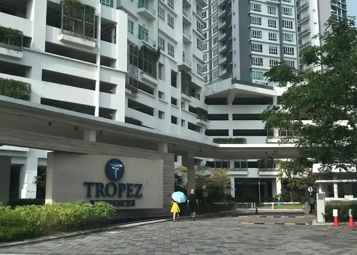 Tropez @Danga Bay Studio Apartment